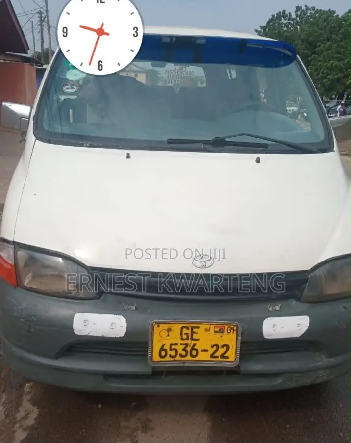 Toyota HiAce 2006 White