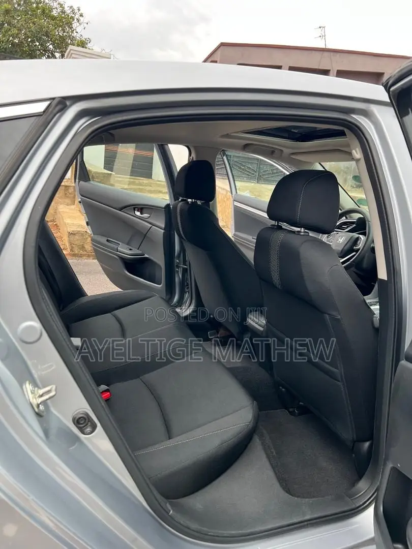 Honda Civic EX 4dr Hatchback (1.5L 4cyl) 2017 Gray