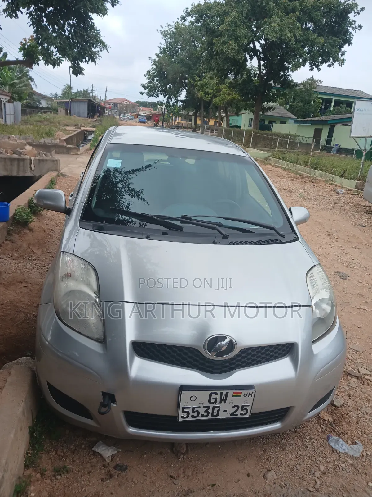 Toyota Vitz 1.3 FWD 3dr 2010 Silver