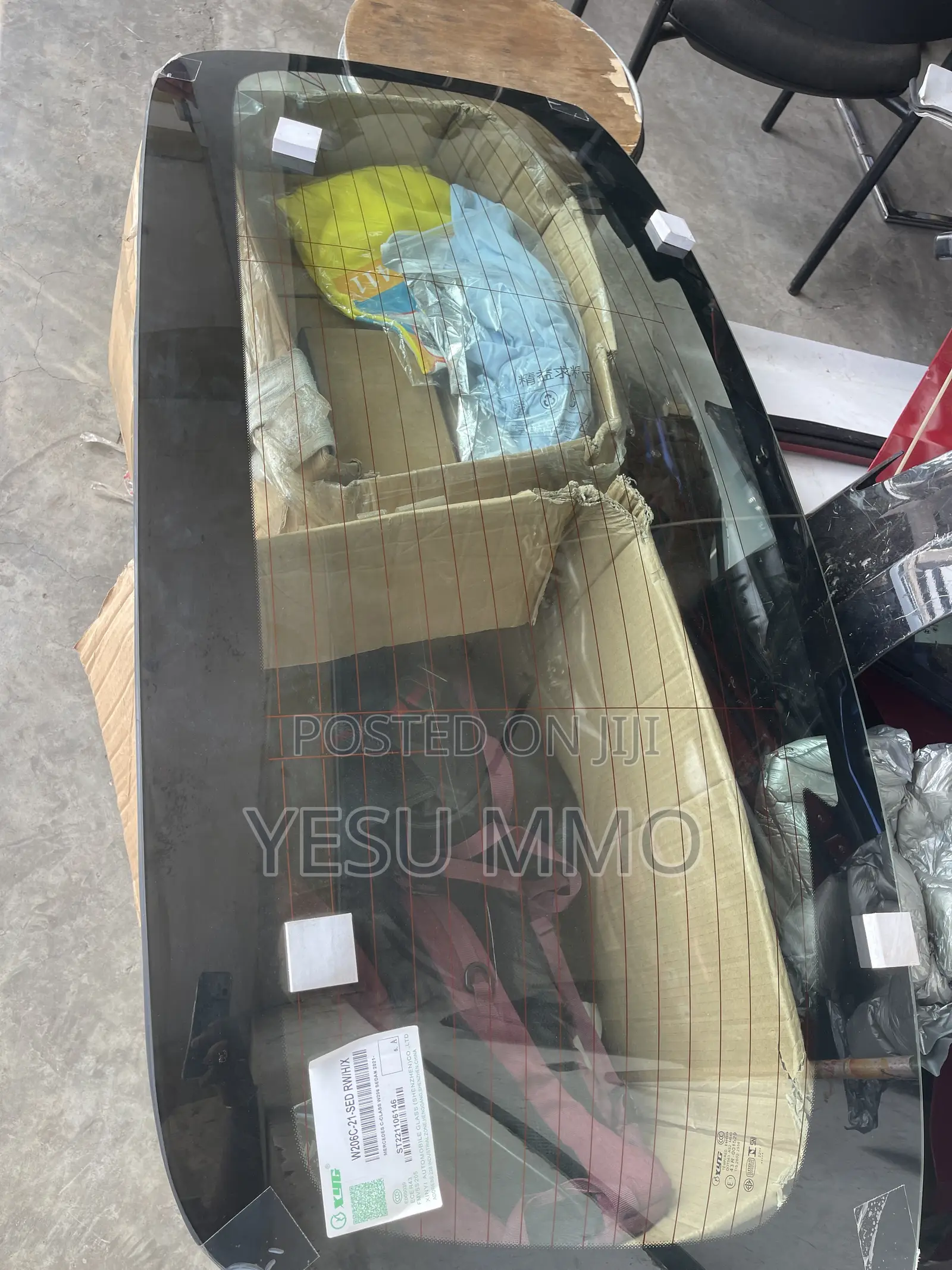 Mercedes Benz C300 2022(206) Back Glass