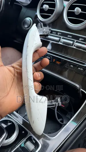 W205 Original Rear Right Door Handle