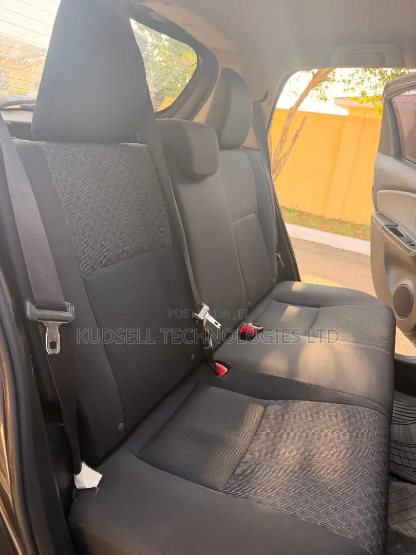 Toyota Yaris 2017 Gray