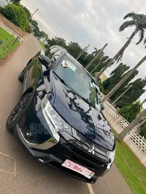 Mitsubishi Outlander 2020 Blue