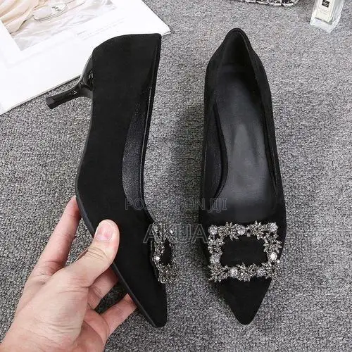 Women’s Black Pointed-Toe High Heel Pumps in a Box
