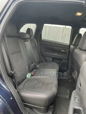 Mitsubishi Outlander 2020 Blue
