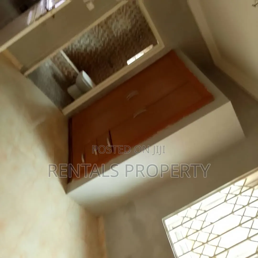 3bdrm House in Oyarifa Mall Area for rent
