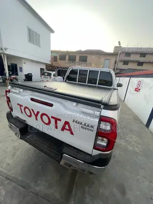 Bucket Cover for All Pick Up Trucks ( Retractable Type /Roller Type)