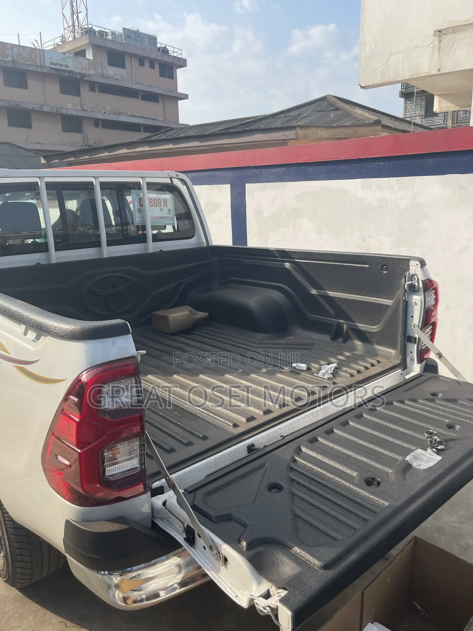 Bucket Cover for All Pick Up Trucks ( Retractable Type /Roller Type)