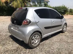 Toyota Aygo 1.0 5-Door 2010 Silver