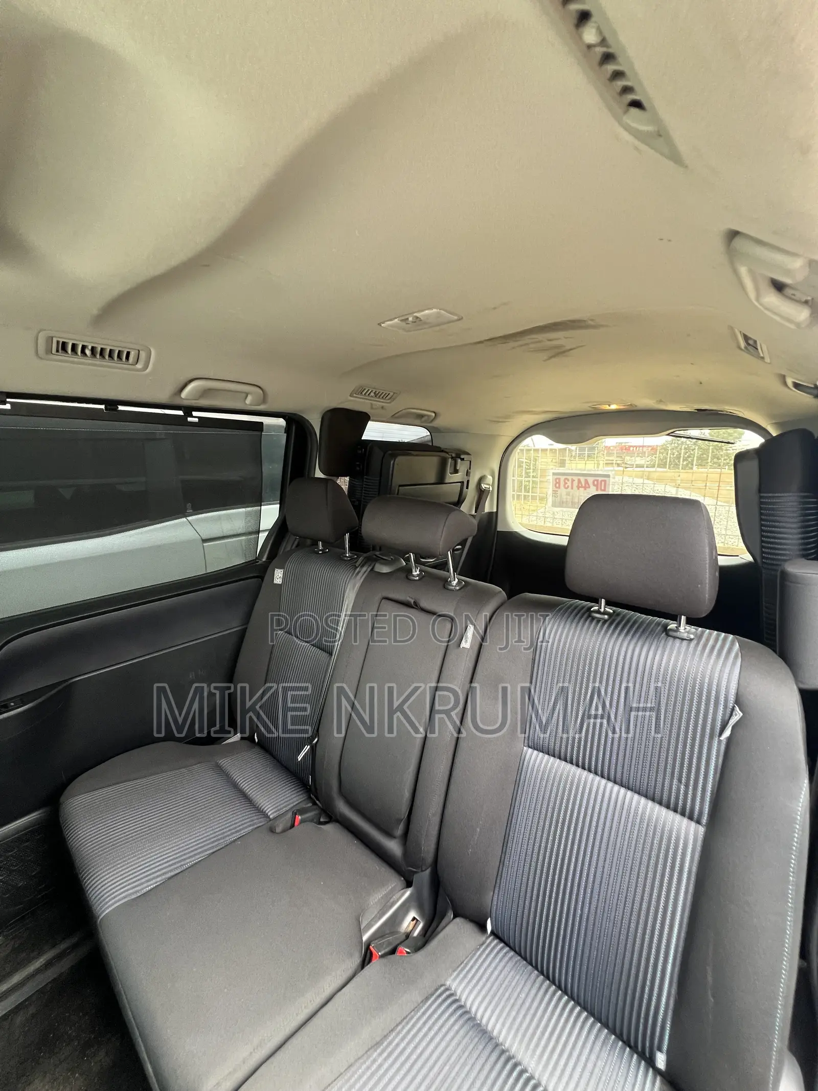 Toyota Voxy 2014 Silver