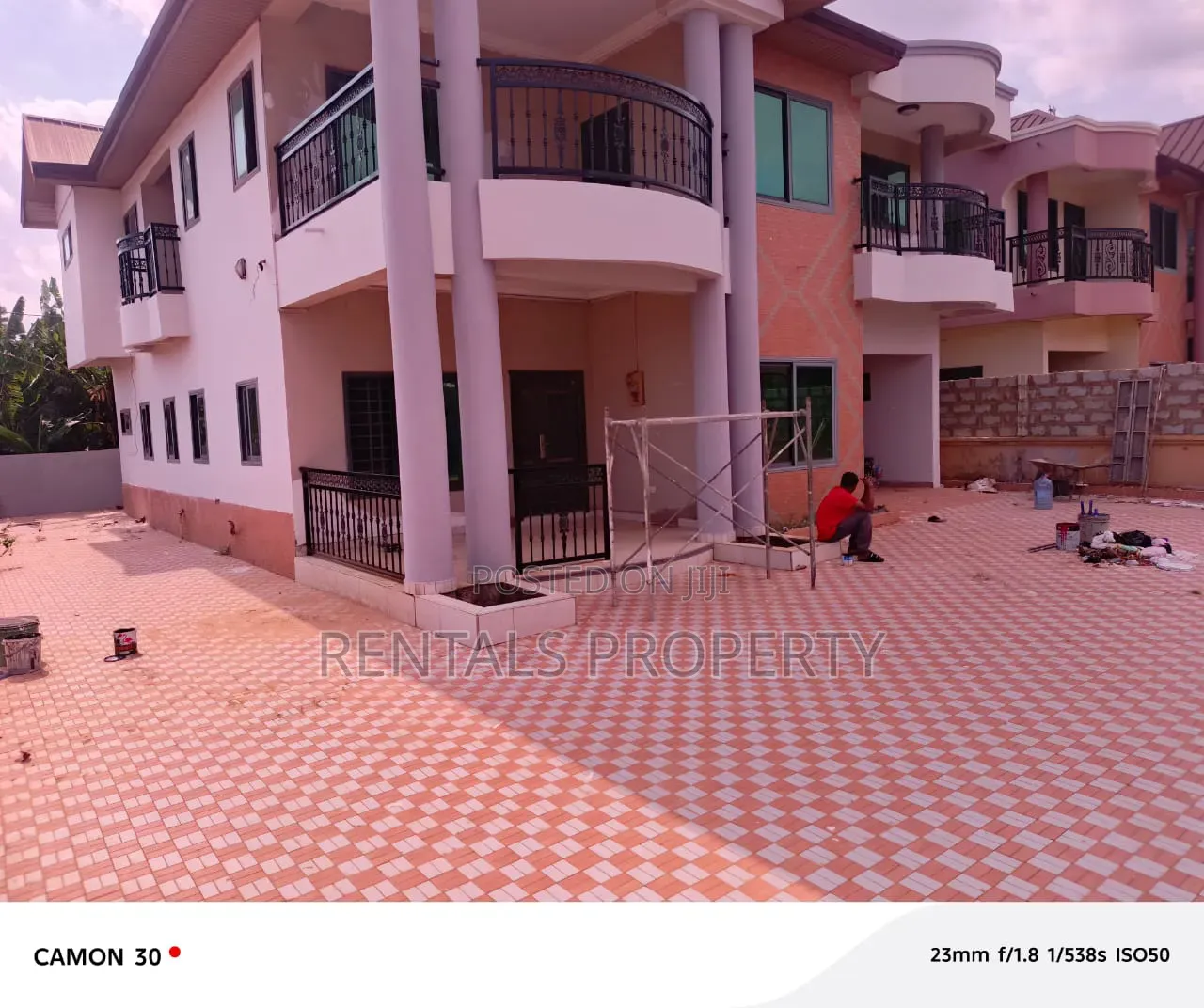 4bdrm Duplex in Oyarifa Mall Area for rent