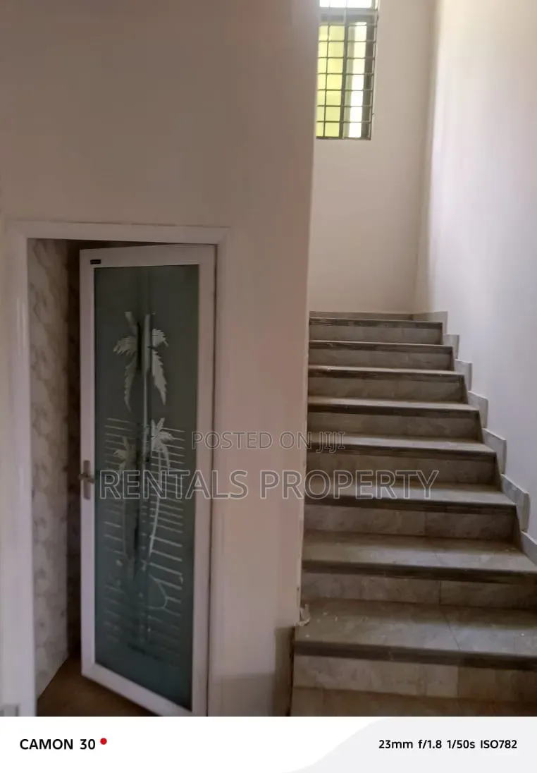 4bdrm Duplex in Oyarifa Mall Area for rent