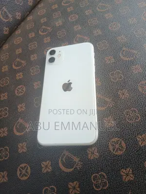 Apple iPhone 11 64 GB White