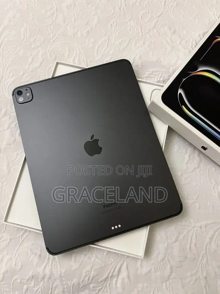 New Apple iPad Pro 13 (2025) 256 GB Black