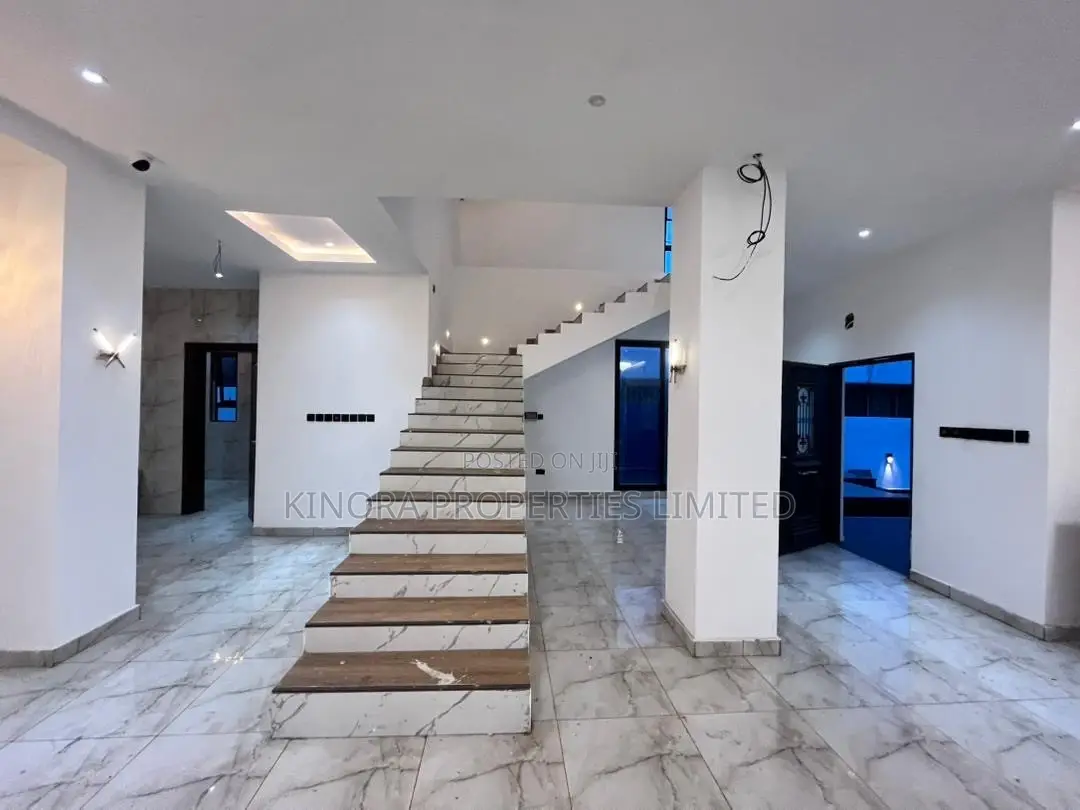 4bdrm Duplex in Anc Area, East Legon for sale