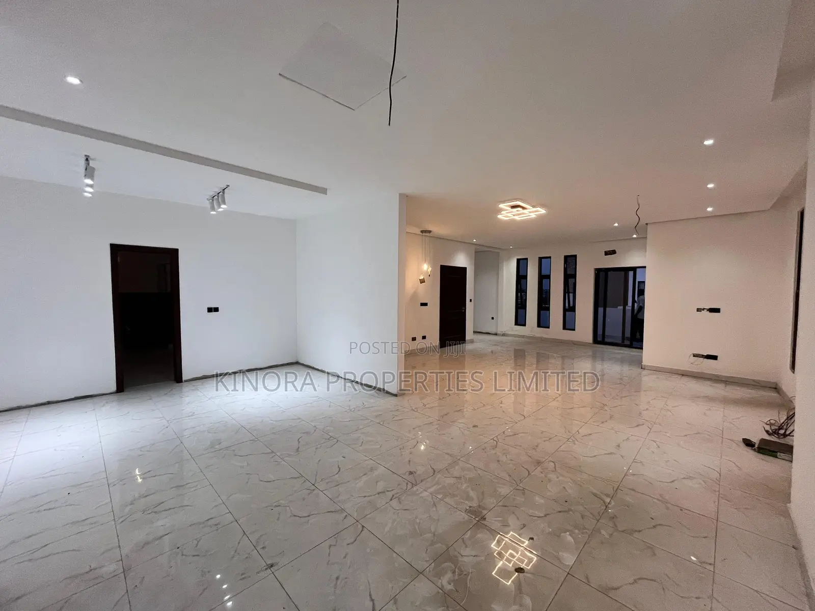 4bdrm Duplex in Anc Area, East Legon for sale