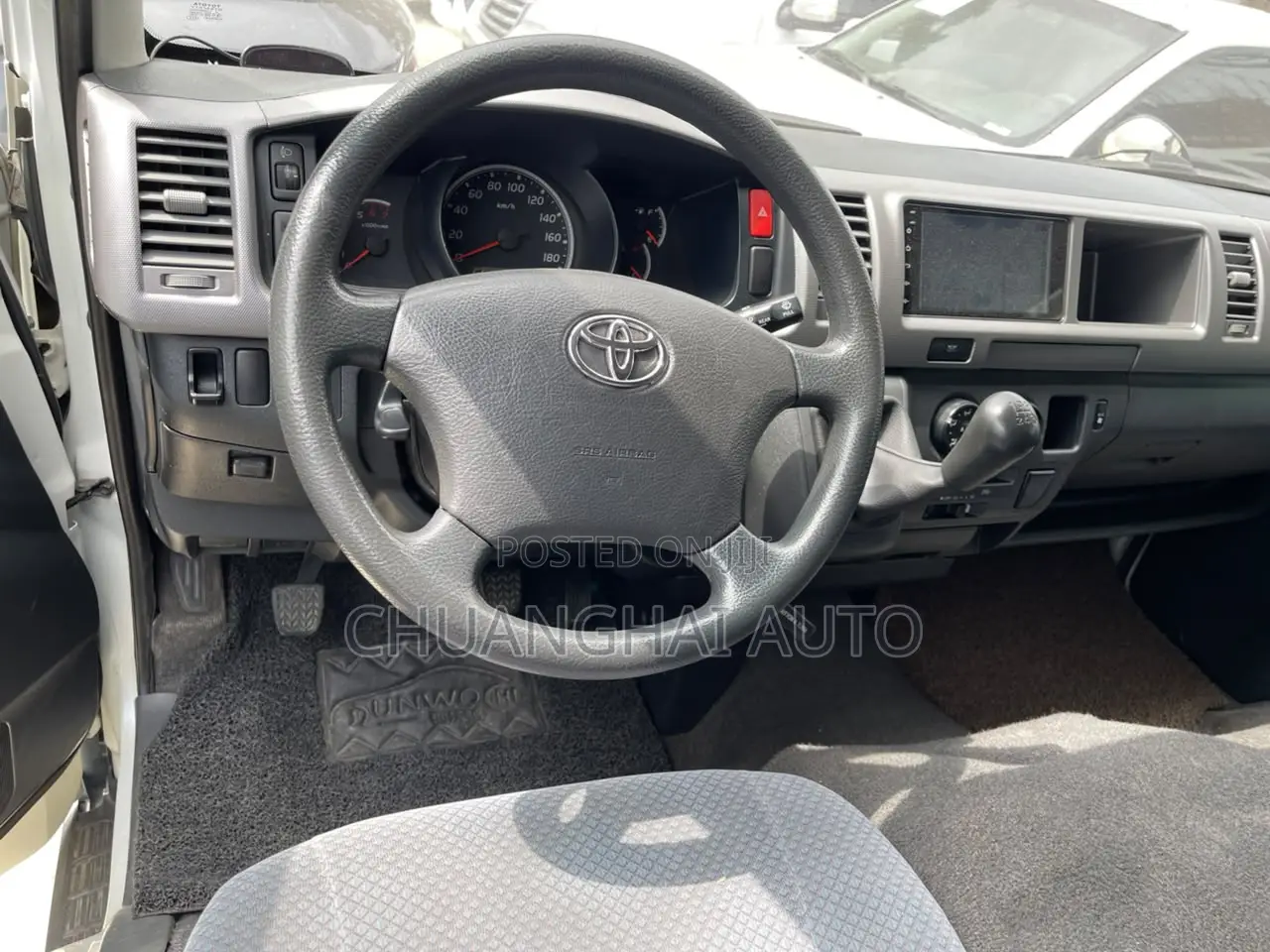 Toyota HiAce 2017