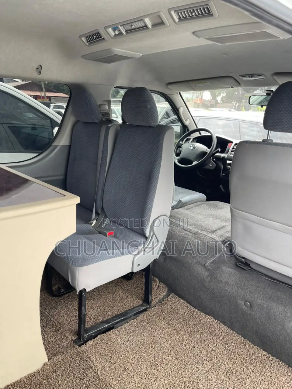 Toyota HiAce 2017