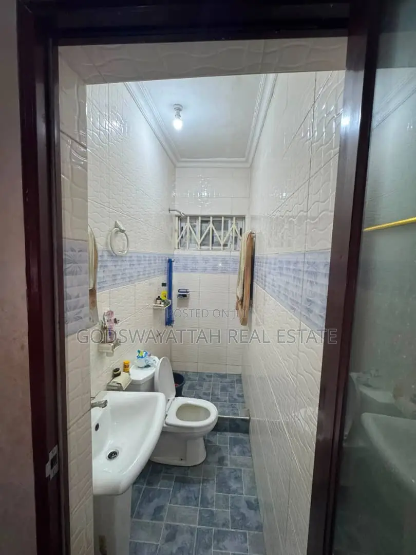 3bdrm House in East Legon, Adjiriganor for sale