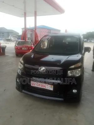 Toyota Voxy 2010 Black