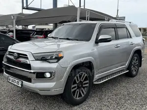 Toyota 4-Runner Limited 4x4 2019 Silver