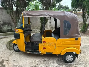 Bajaj RE 2026 Yellow