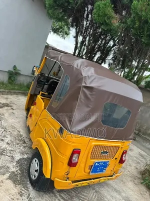 Bajaj RE 2026 Yellow