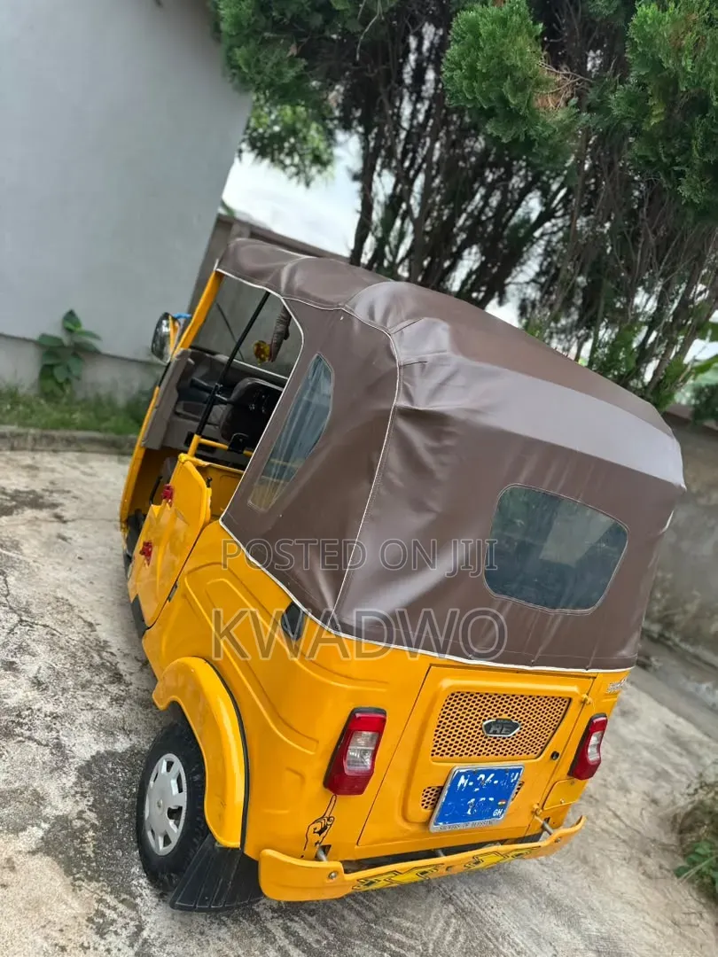 Bajaj RE 2026 Yellow