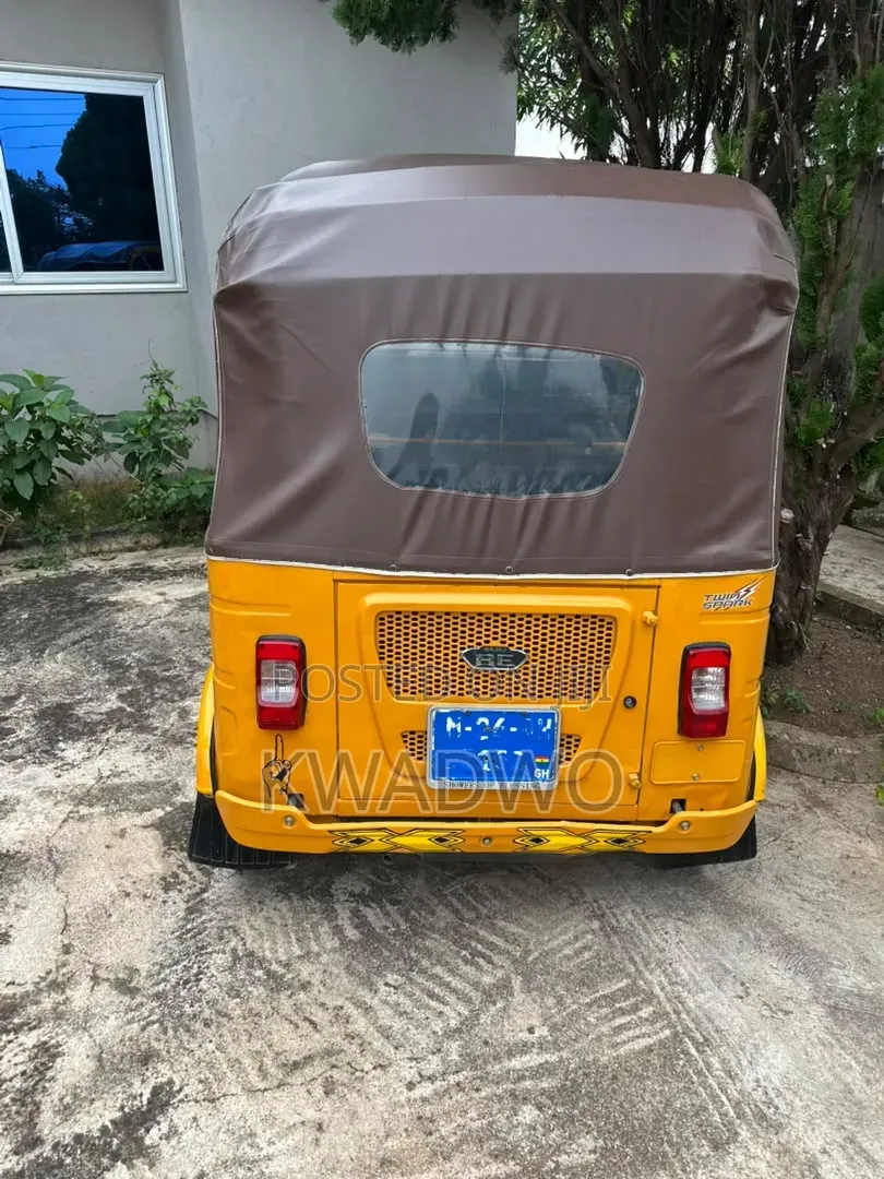 Bajaj RE 2026 Yellow