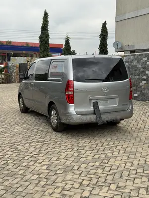Hyundai H200 2016 Gray