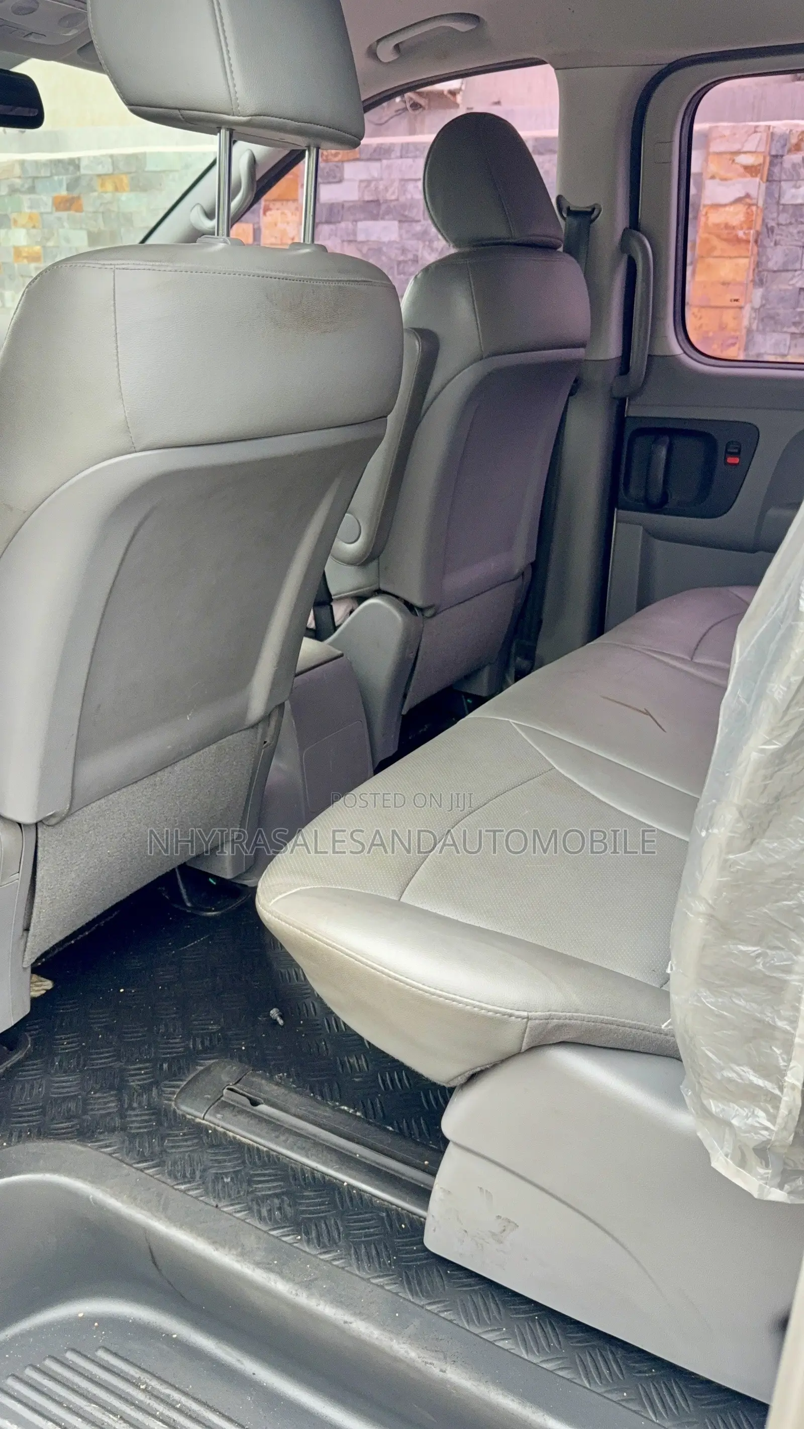 Hyundai H200 2016 Gray
