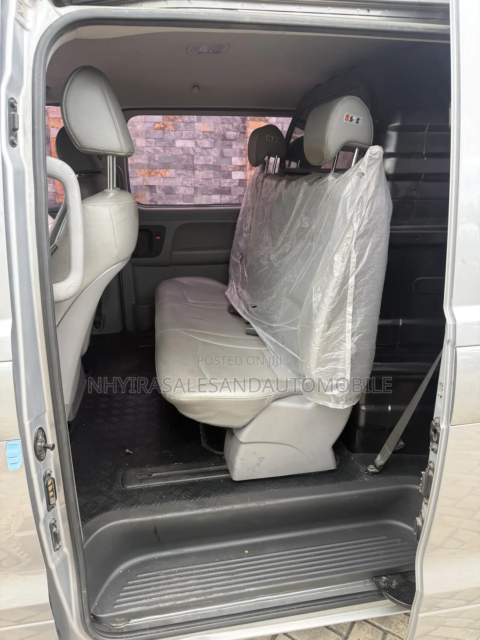 Hyundai H200 2016 Gray