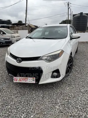Toyota Corolla S 4dr Sedan (1.8L 4cyl CVT) 2015 White