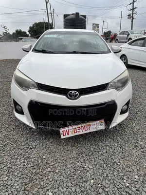 Toyota Corolla S 4dr Sedan (1.8L 4cyl CVT) 2015 White
