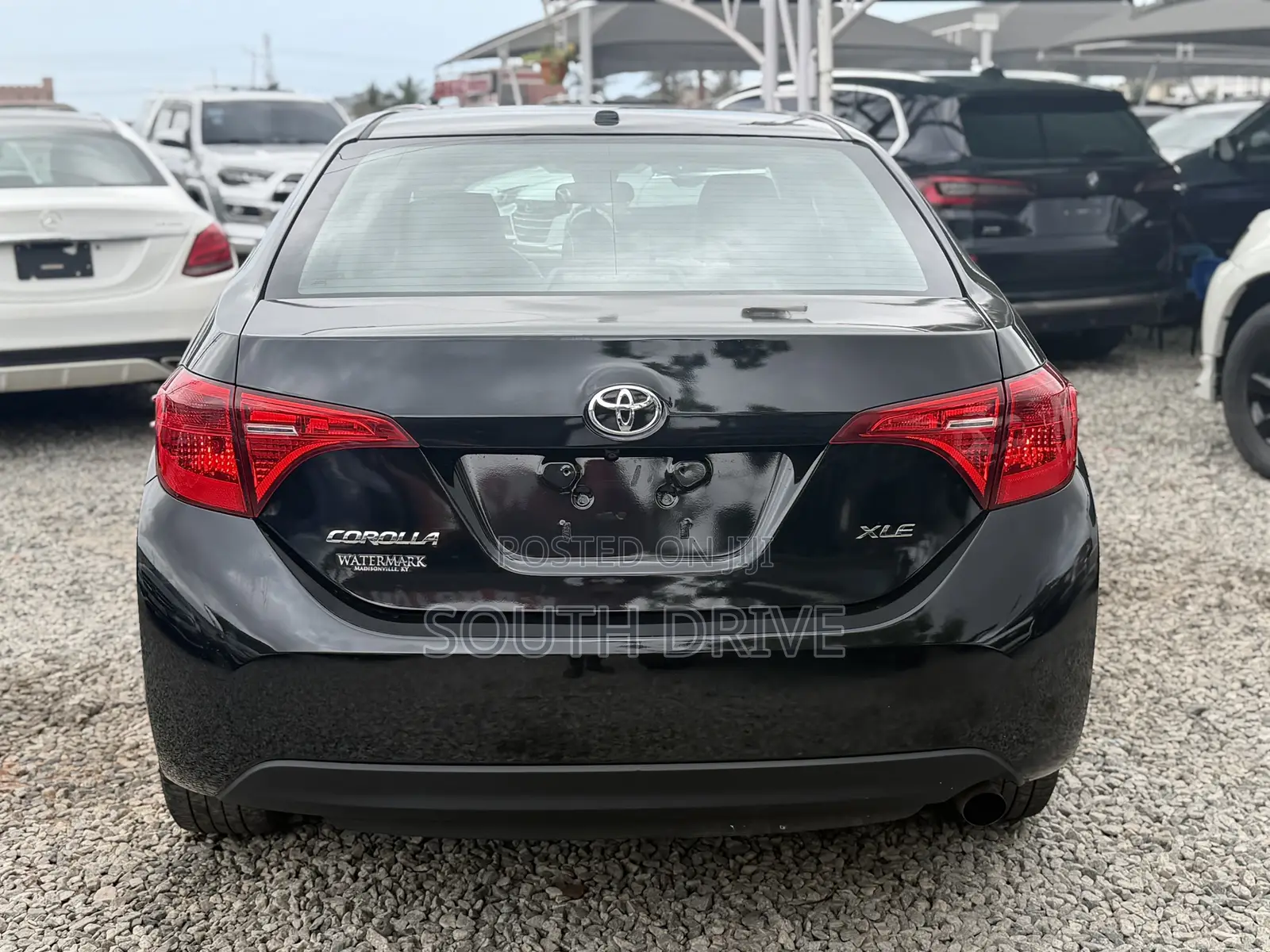 Toyota Corolla XLE (1.8L 4cyl 2A) 2018 Black