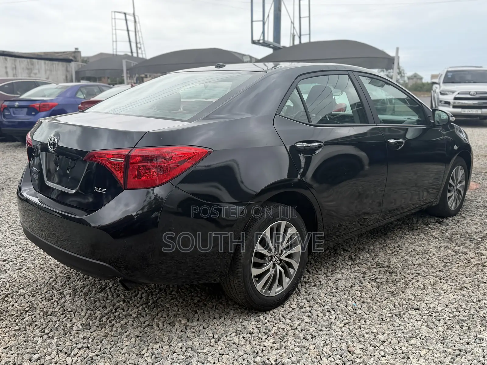 Toyota Corolla XLE (1.8L 4cyl 2A) 2018 Black