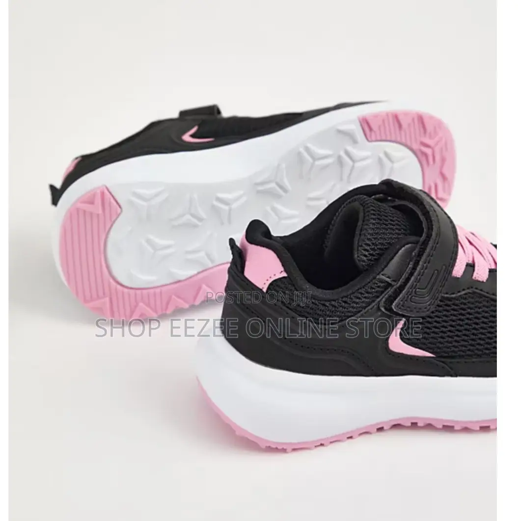 UK Girls Trainers / Girls Sports Trainers / PE Shoes