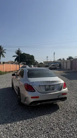 Mercedes-Benz C300 2016 Silver