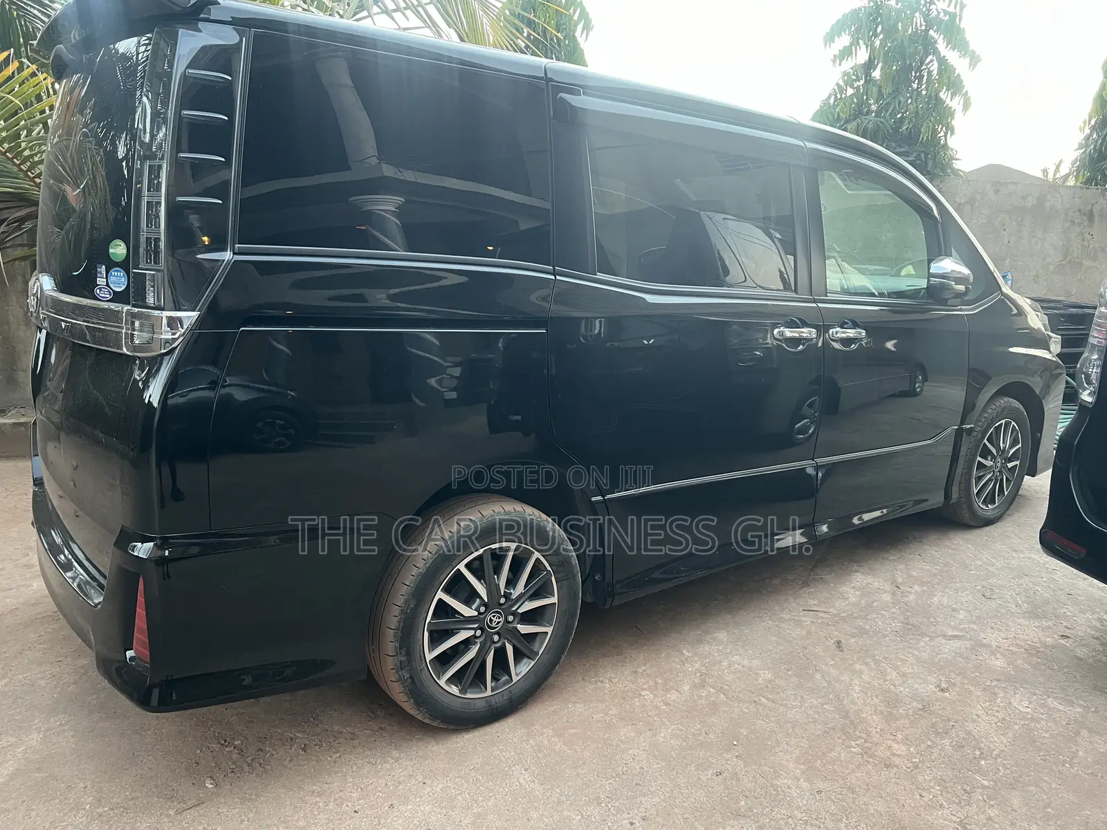 Toyota Voxy ZS Kirameki 2WD 8-Seater 2015 Black