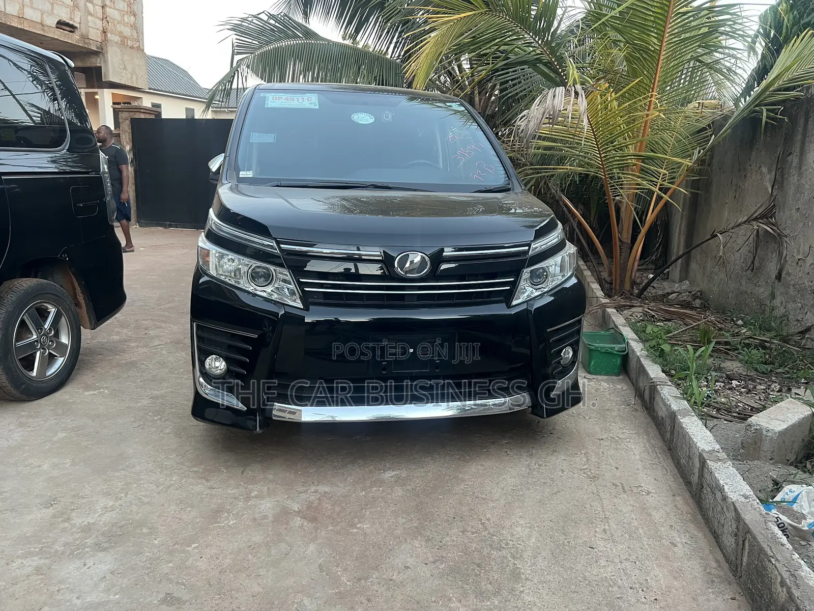 Toyota Voxy ZS Kirameki 2WD 8-Seater 2015 Black