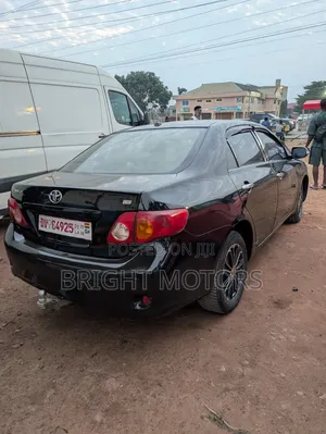 Toyota Corolla LE 4dr Sedan (1.8L 4cyl 4A) 2010 Black