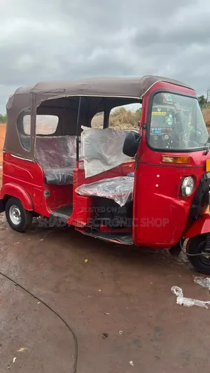 Bajaj RE 2026 Red