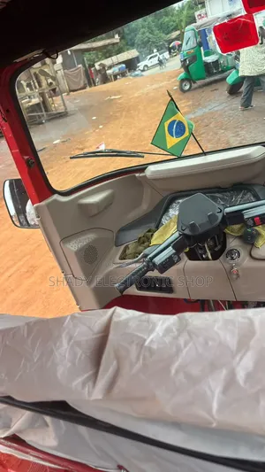 Bajaj RE 2026 Red