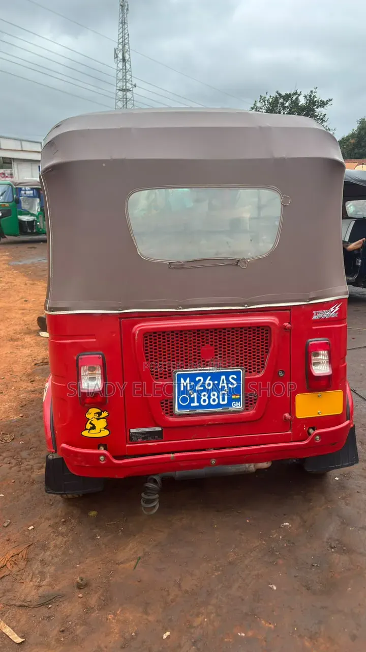 Bajaj RE 2026 Red