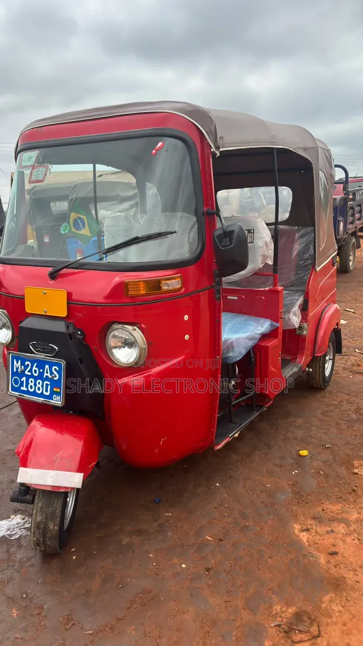 Bajaj RE 2026 Red