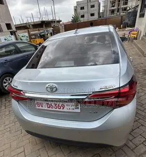 Toyota Corolla 2018 Silver