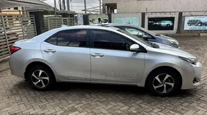 Toyota Corolla 2018 Silver