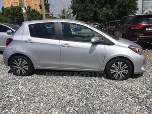 Toyota Yaris SE Hatchback 5dr 2017 Silver