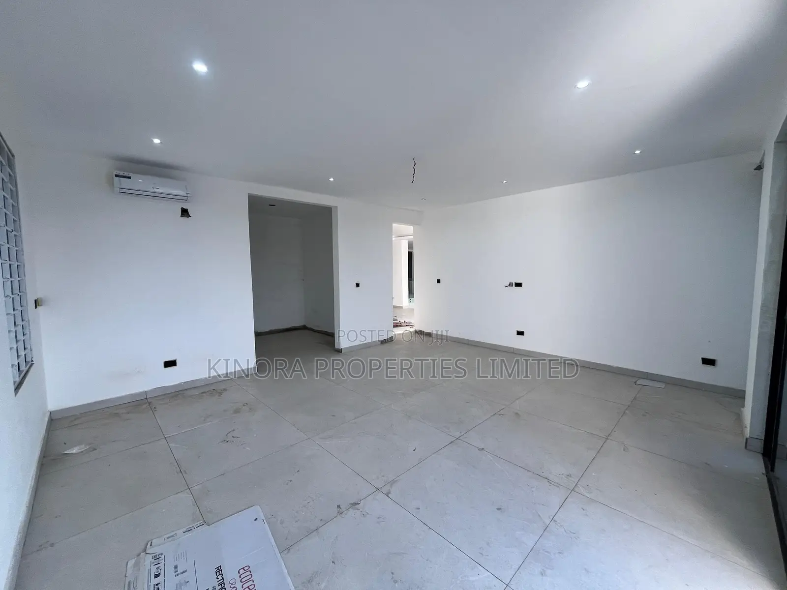 8bdrm Mansion in Adjiganor, East Legon for sale