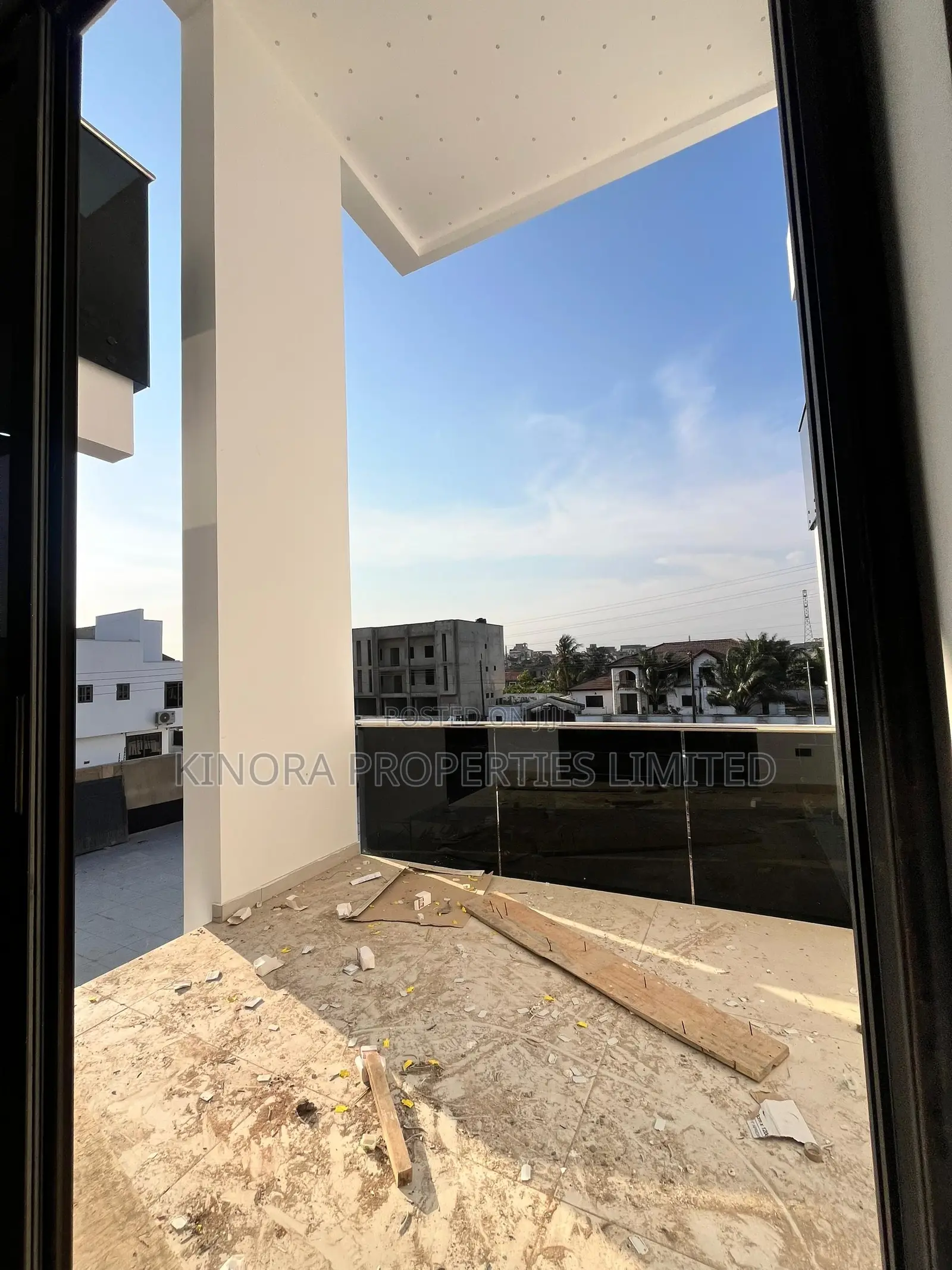 8bdrm Mansion in Adjiganor, East Legon for sale